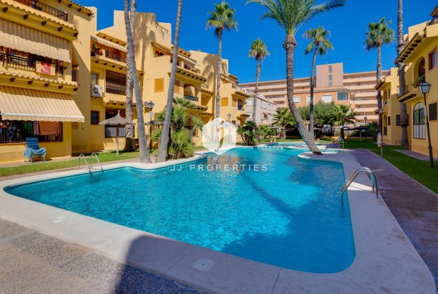 Resale - Apartment / flat -
Torrevieja - La Mata