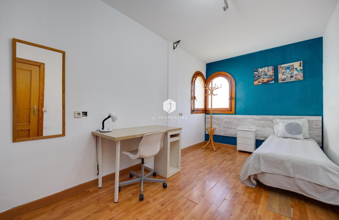 Resale - Apartment / flat -
Torrevieja - La Mata