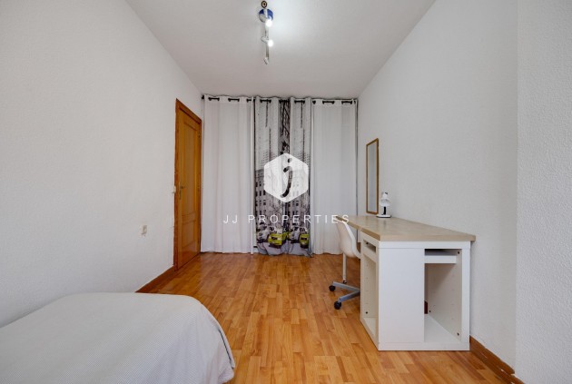 Resale - Apartment / flat -
Torrevieja - La Mata