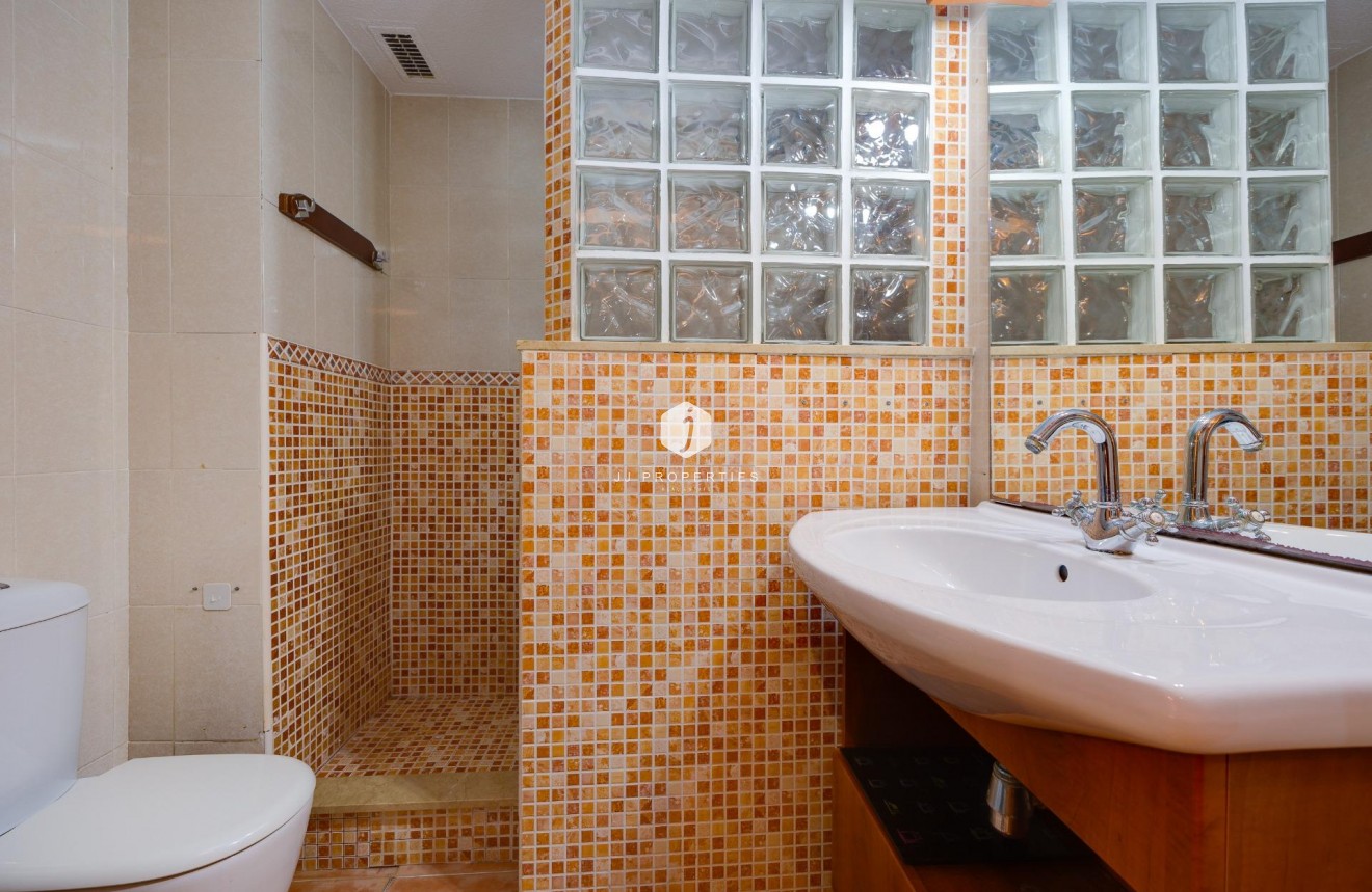 Resale - Apartment / flat -
Torrevieja - La Mata