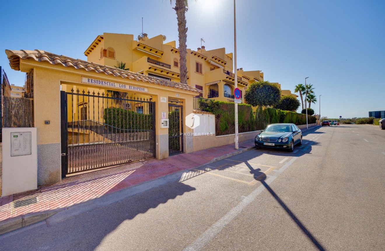 Resale - Apartment / flat -
Torrevieja - La Mata