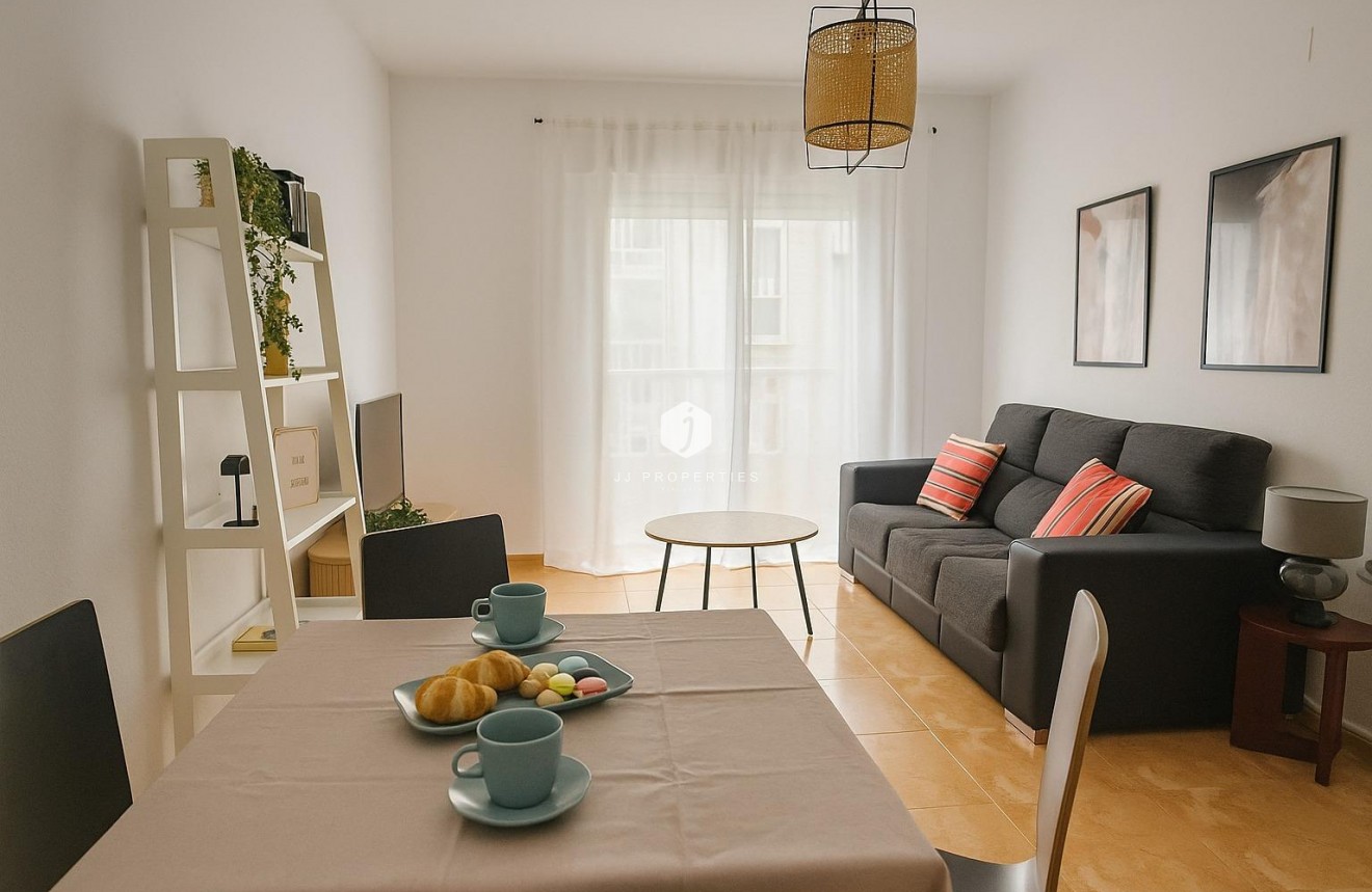 Segunda mano - Apartamento / piso -
Torrevieja - Playa del Cura