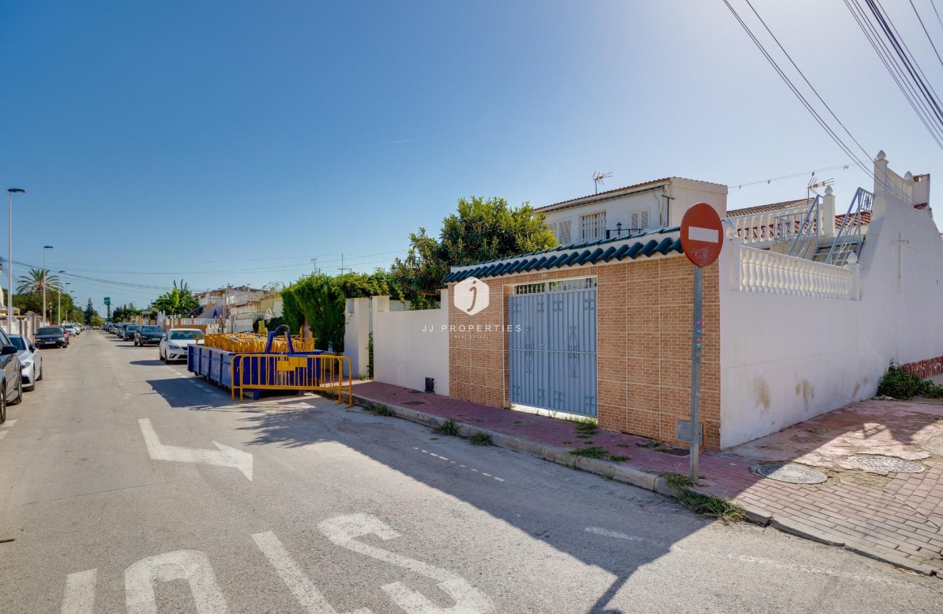 D'occasion - Chalet -
Torrevieja - La Siesta - El Salado - Torreta