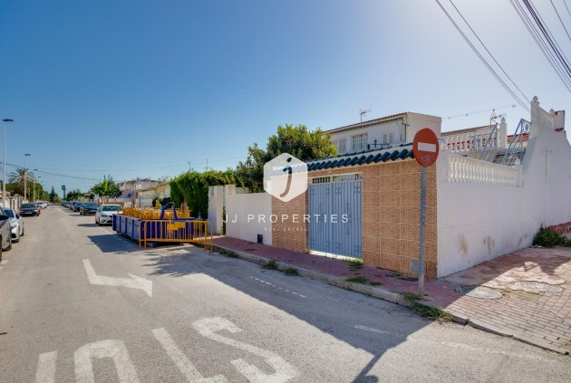 D'occasion - Chalet -
Torrevieja - La Siesta - El Salado - Torreta