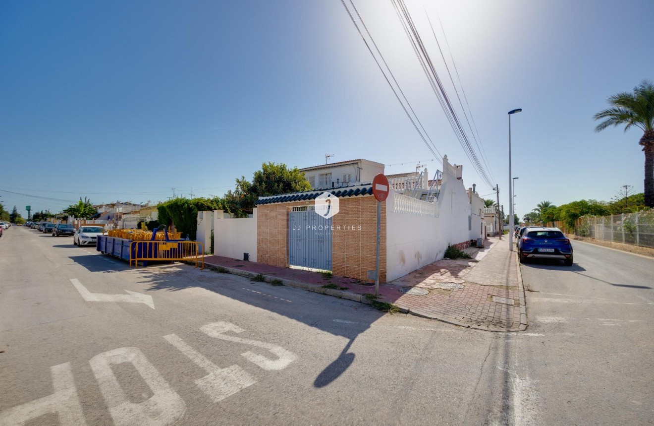 D'occasion - Chalet -
Torrevieja - La Siesta - El Salado - Torreta