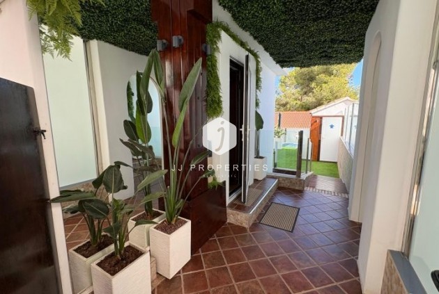 Tweedehands - Villa -
Orihuela Costa - Costa Blanca