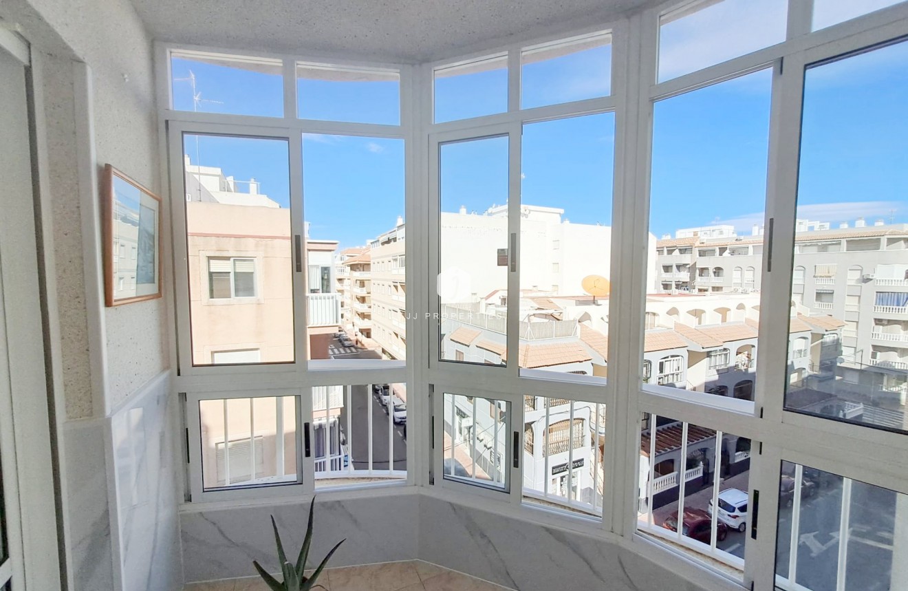 Resale - Apartment / flat -
Torrevieja - Costa Blanca