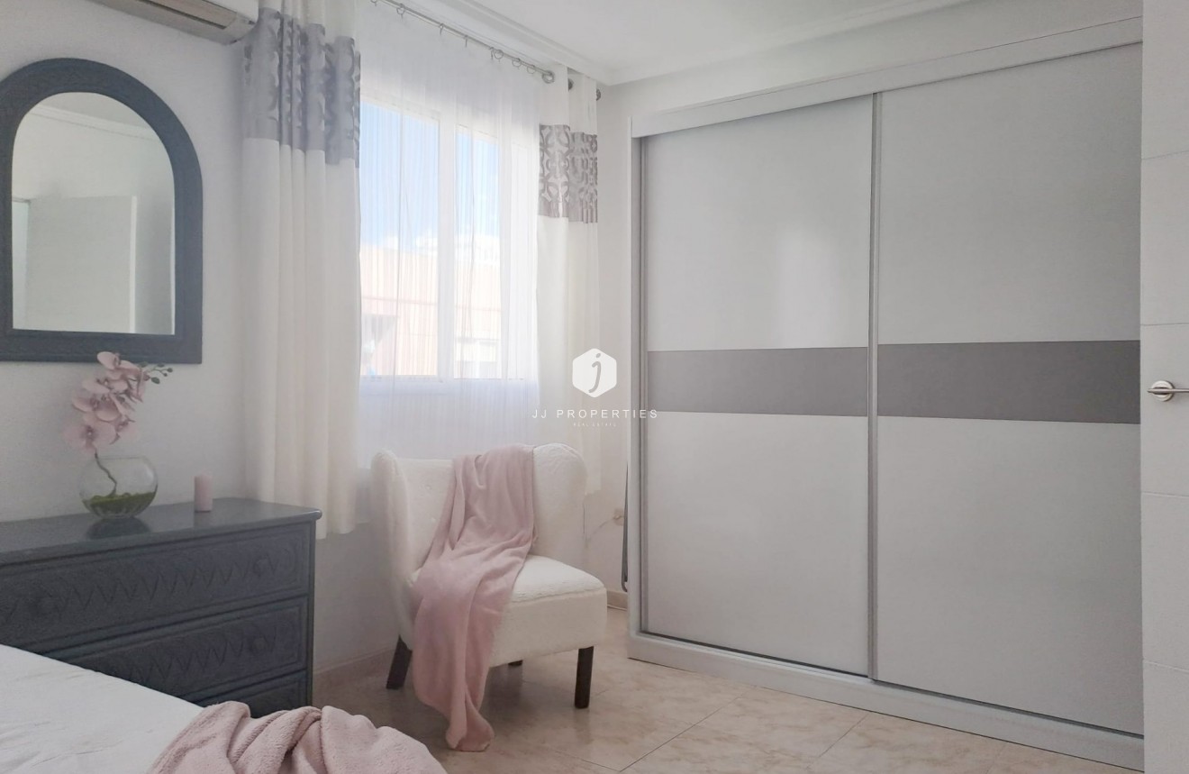 Resale - Apartment / flat -
Torrevieja - Costa Blanca