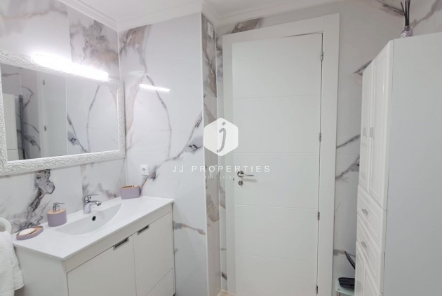 Resale - Apartment / flat -
Torrevieja - Costa Blanca