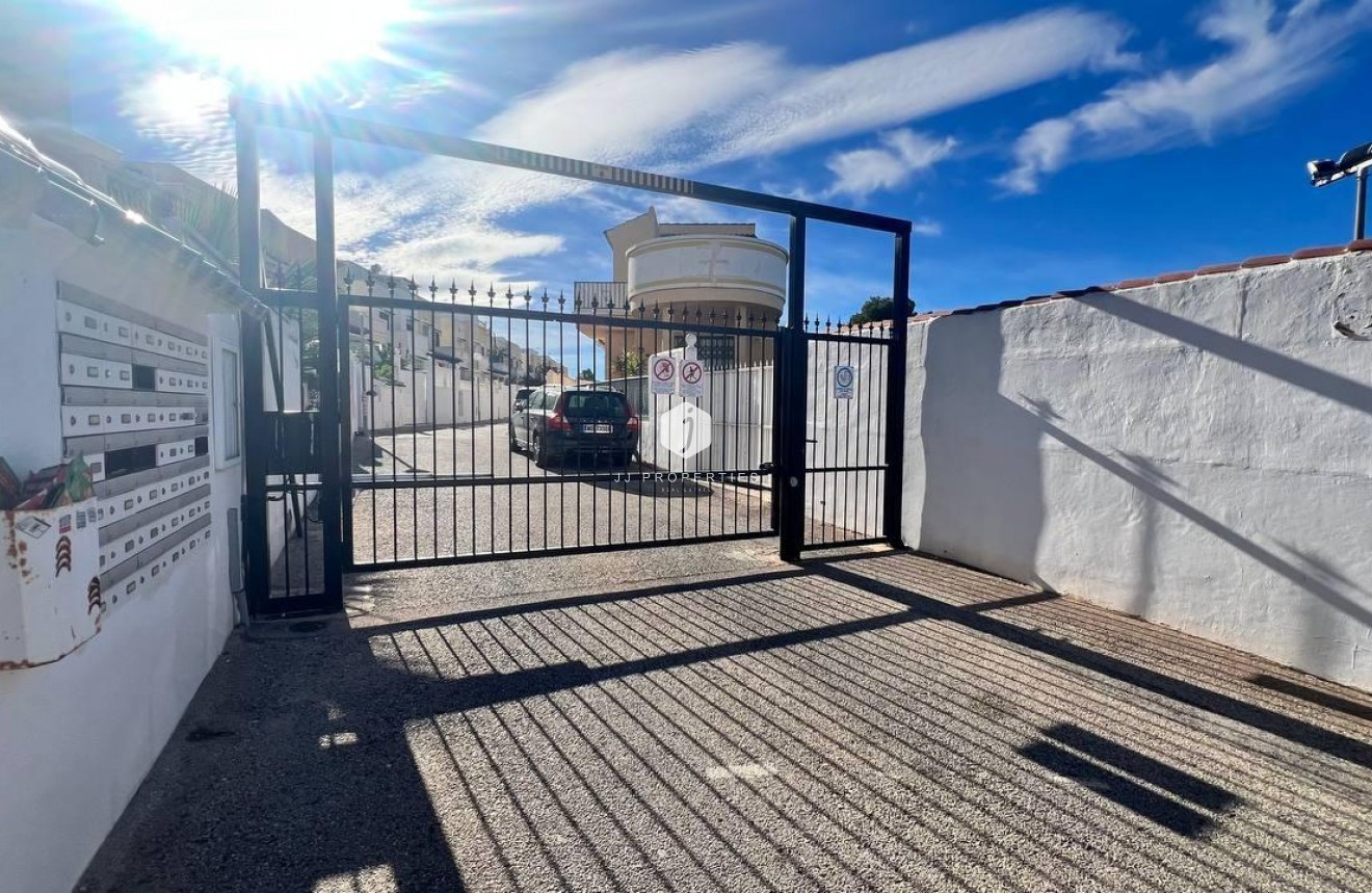 Segunda mano - Chalet -
Orihuela Costa - Los Almendros-la Florida