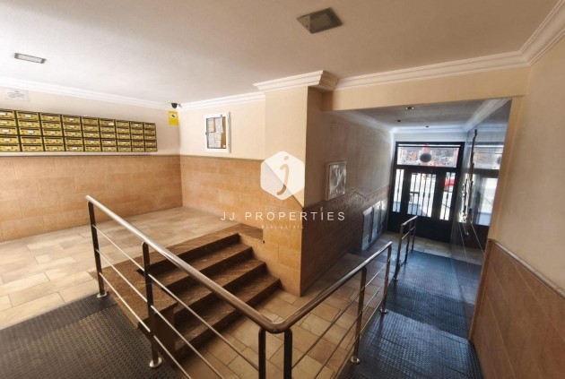 Z drugiej ręki - Mieszkanie w bloku -
Torrevieja - Puerto Deportivo