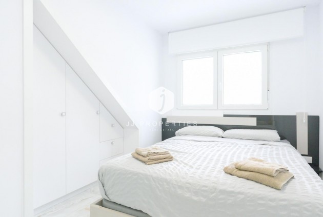 Z drugiej ręki - Szalet -
Torrevieja - Punta prima