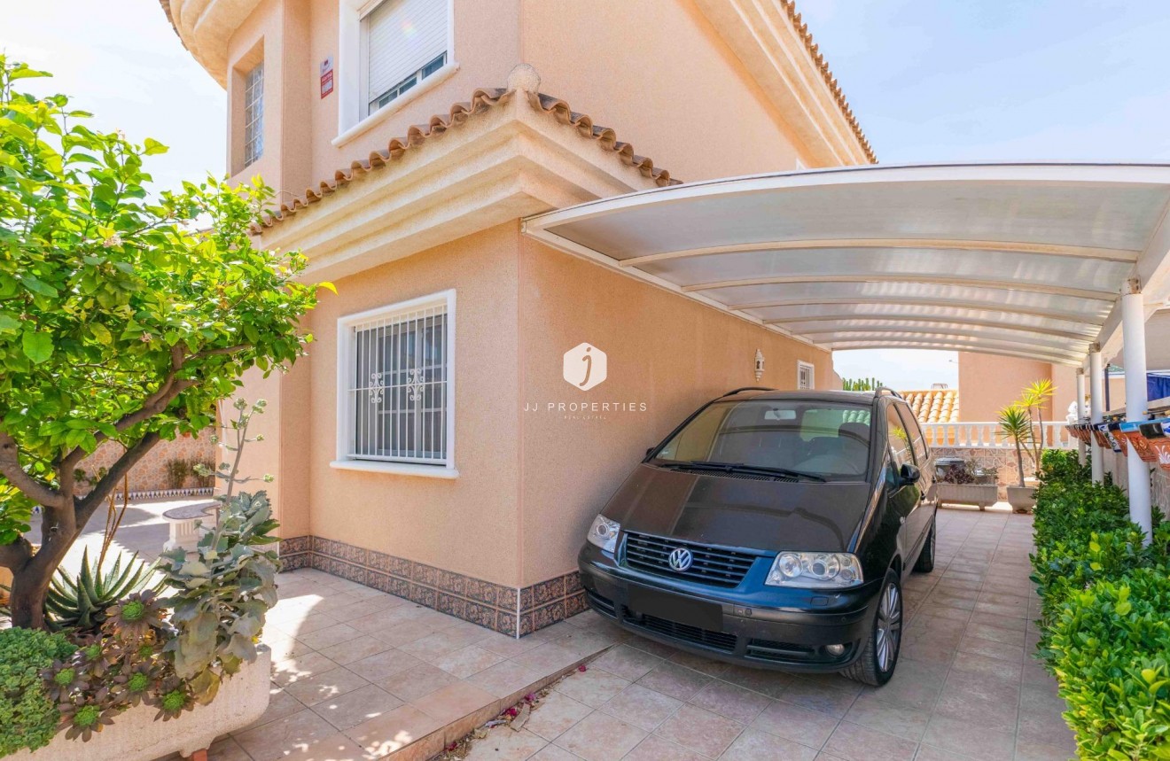 Resale - Villa -
Orihuela Costa - Punta Prima