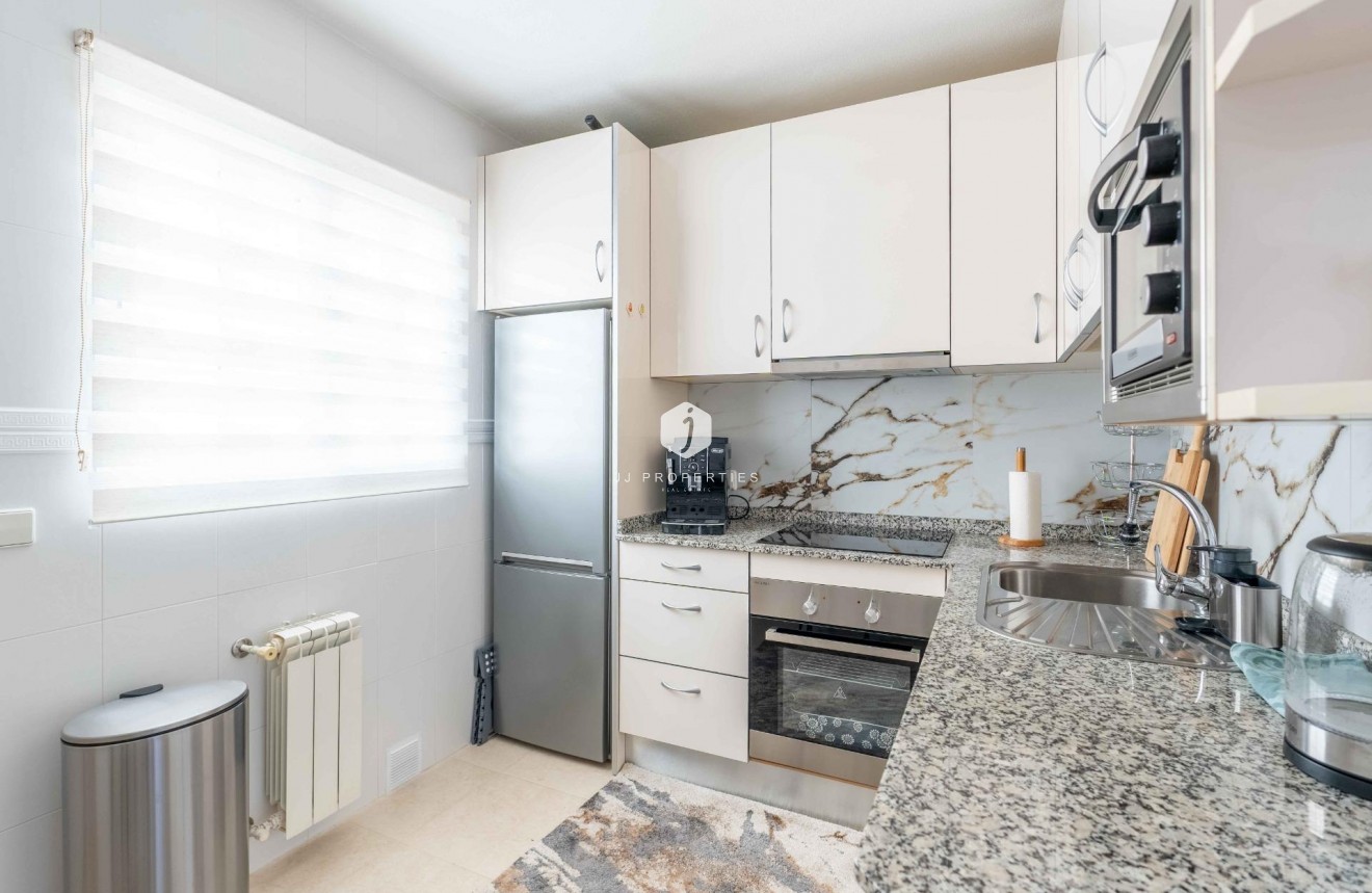 Resale - Villa -
Orihuela Costa - Punta Prima