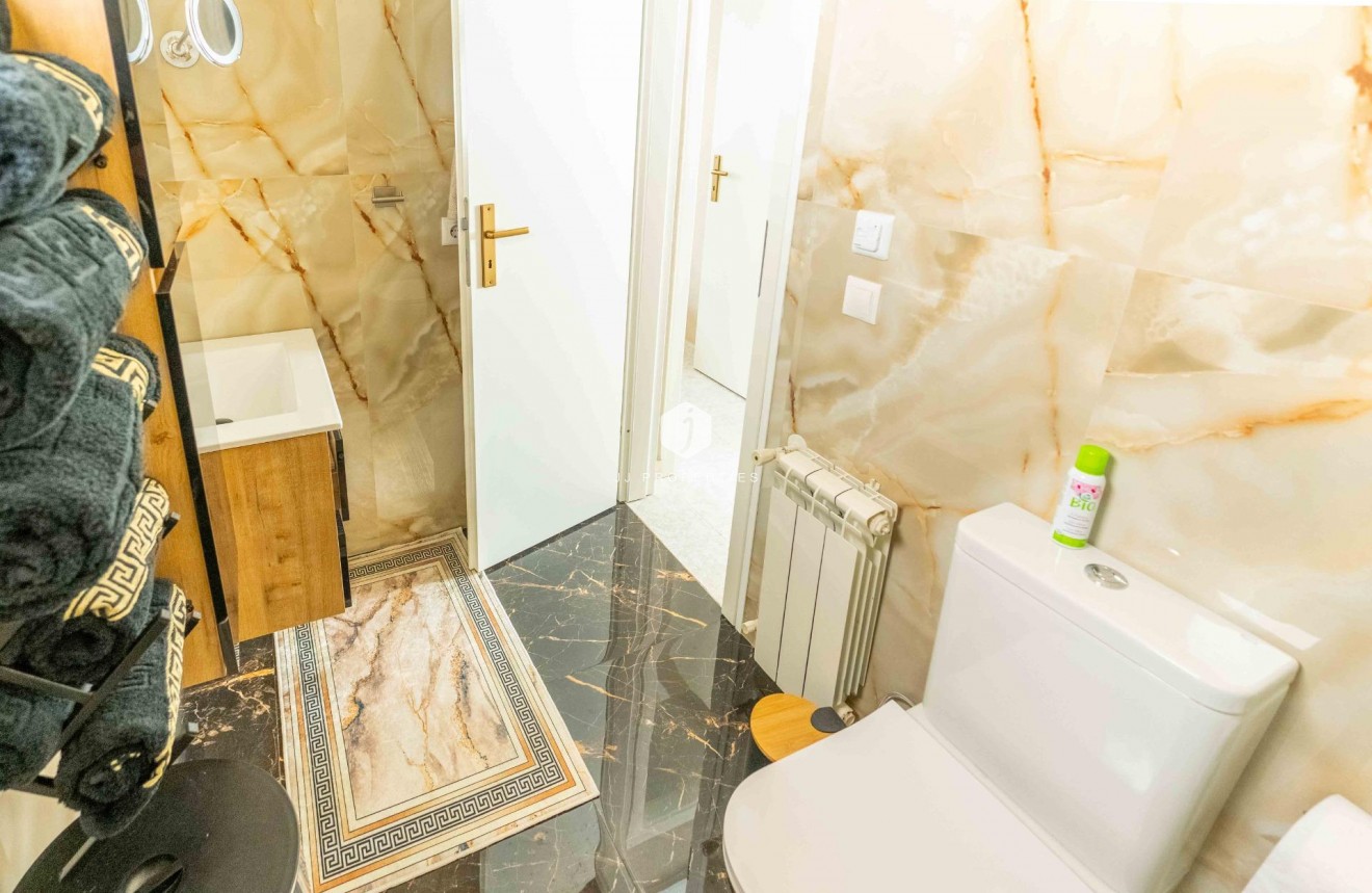 Resale - Villa -
Orihuela Costa - Punta Prima