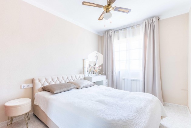 Resale - Villa -
Orihuela Costa - Punta Prima