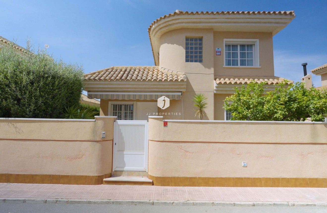 Resale - Villa -
Orihuela Costa - Punta Prima