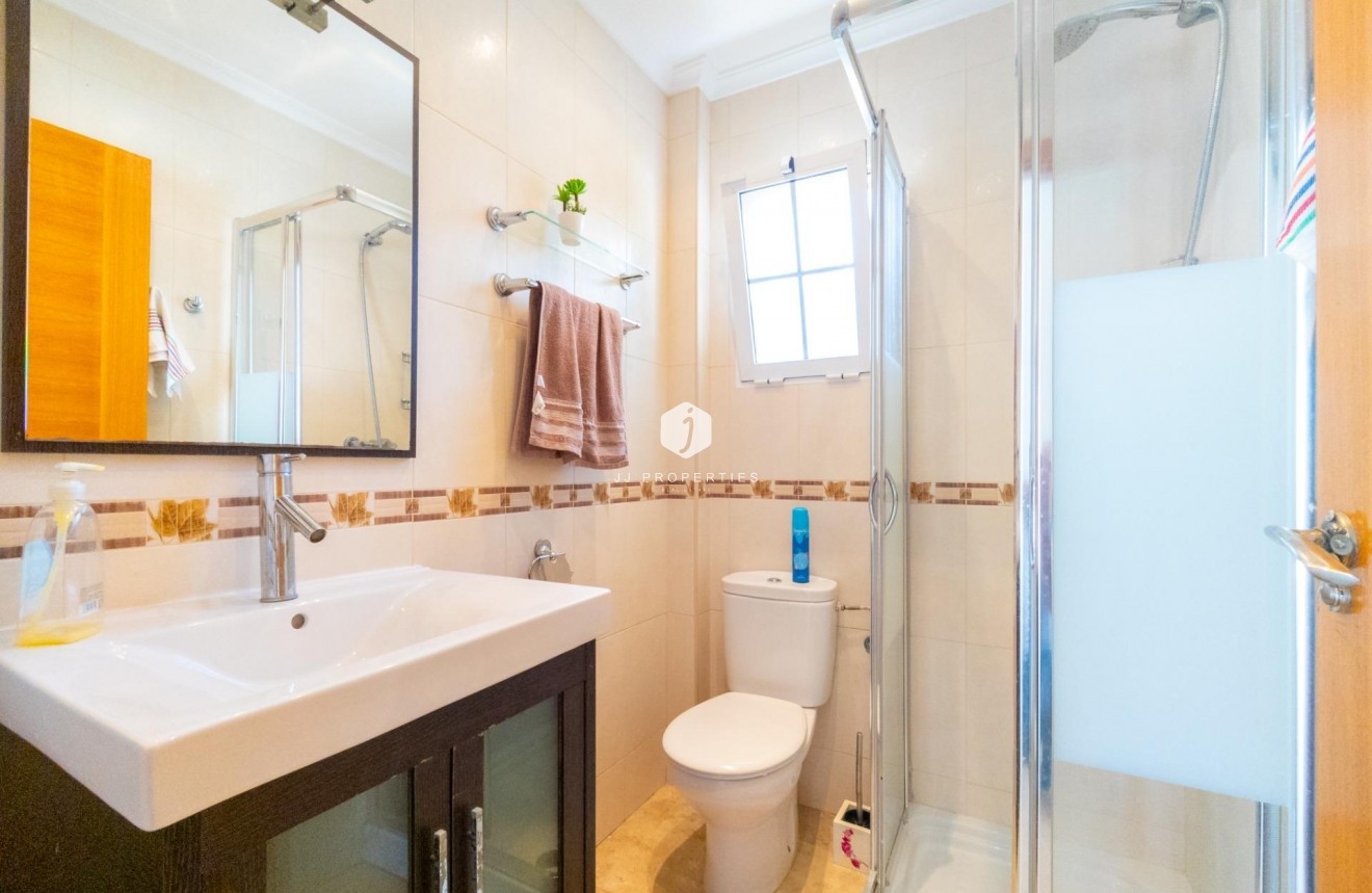 Z drugiej ręki - Villa -
Torrevieja - La Mata