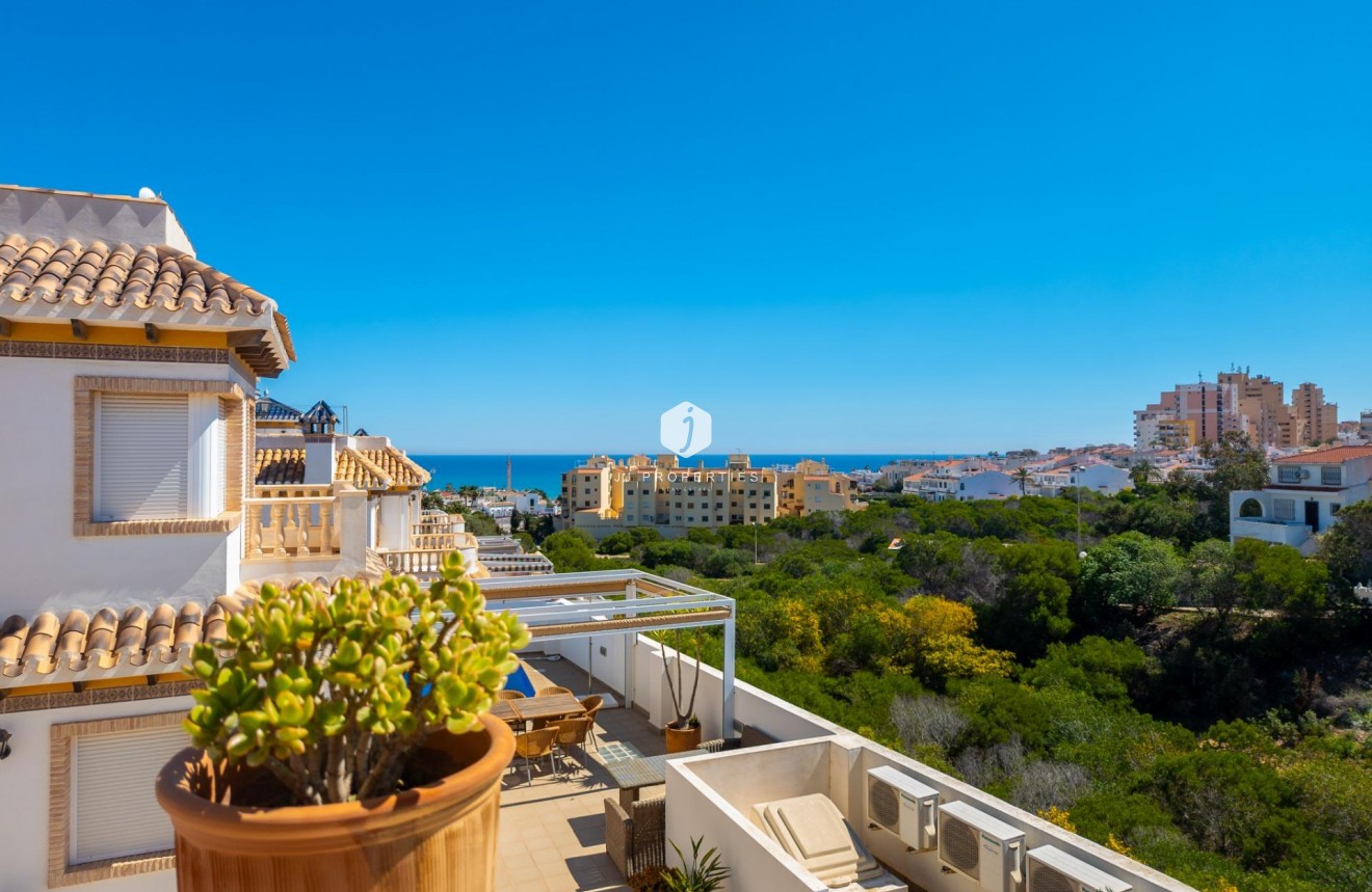 Z drugiej ręki - Villa -
Torrevieja - La Mata