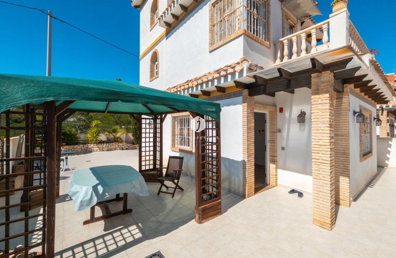 Z drugiej ręki - Villa -
Torrevieja - La Mata