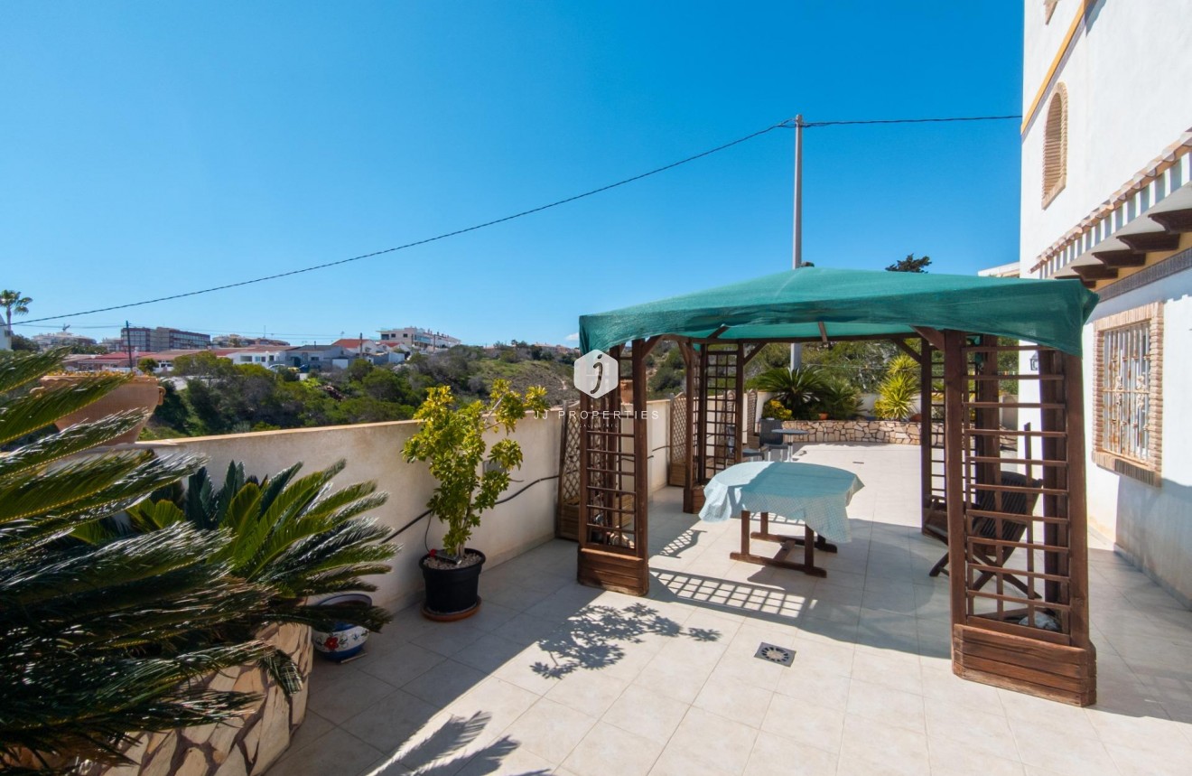 Z drugiej ręki - Villa -
Torrevieja - La Mata