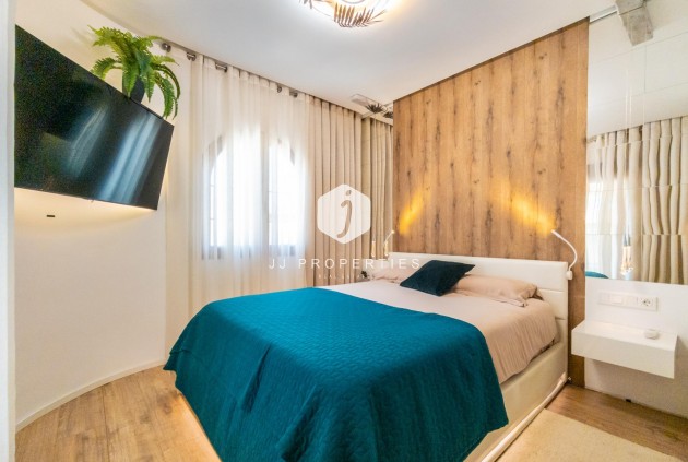 Z drugiej ręki - Villa -
Torrevieja - El chaparral