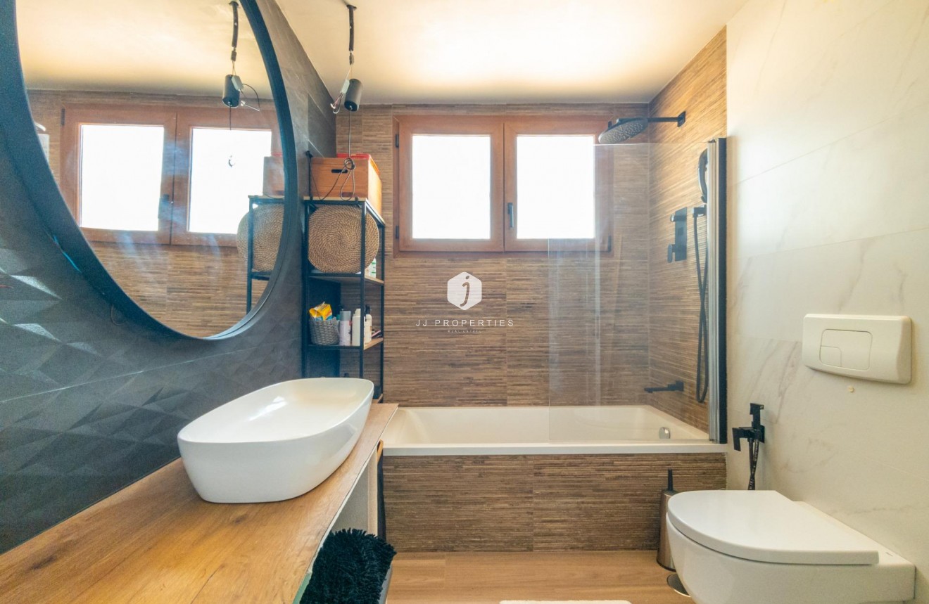 Z drugiej ręki - Villa -
Torrevieja - El chaparral