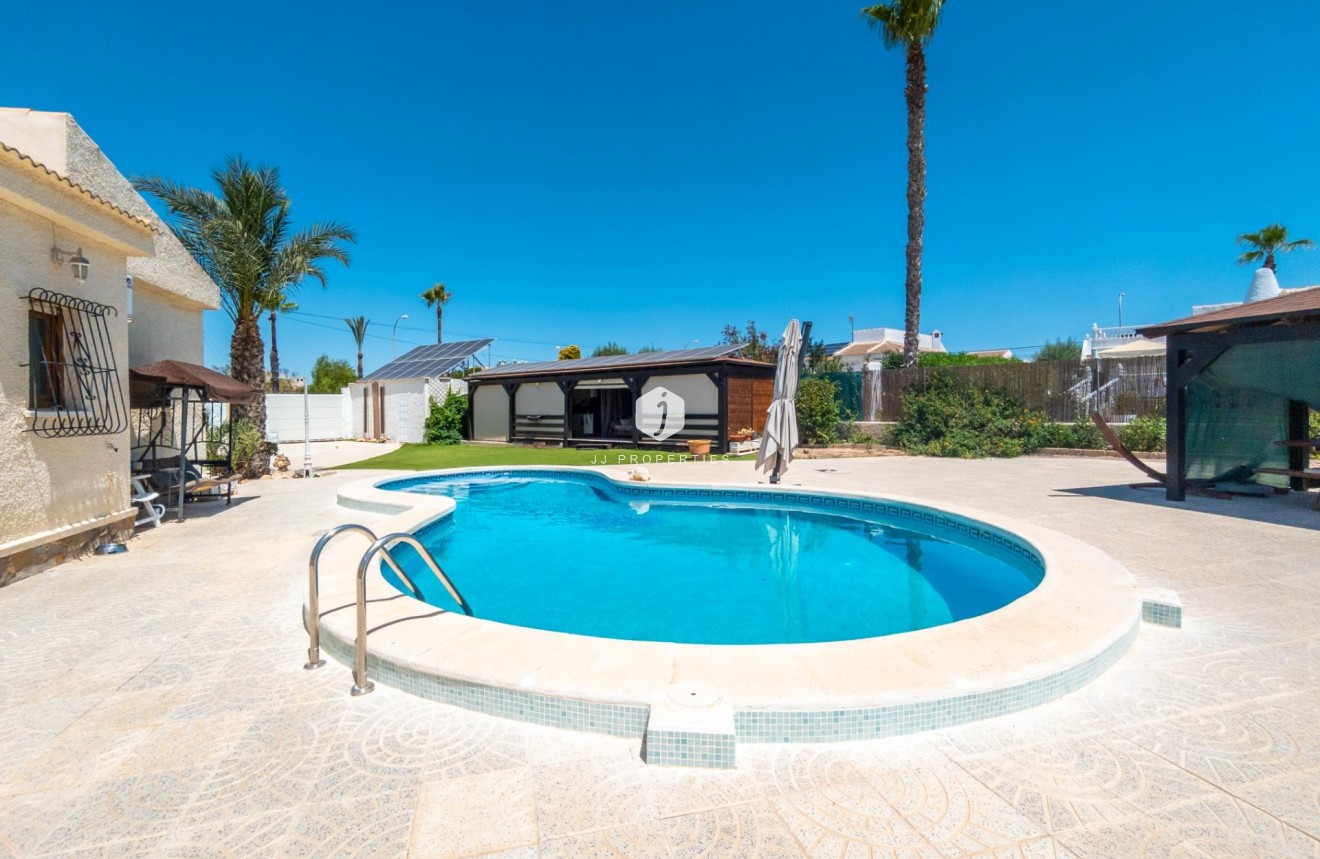 Z drugiej ręki - Villa -
Torrevieja - El chaparral