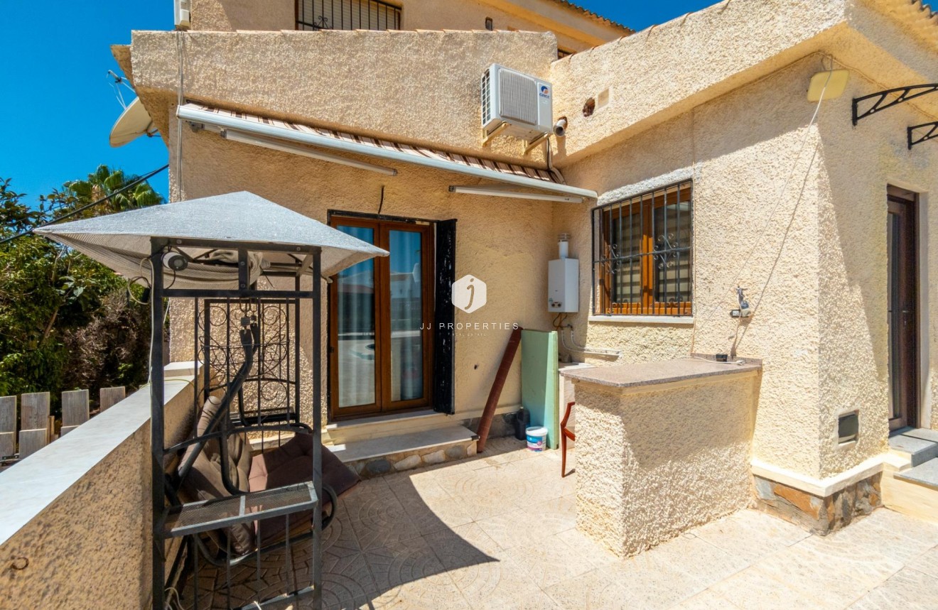 Z drugiej ręki - Villa -
Torrevieja - El chaparral