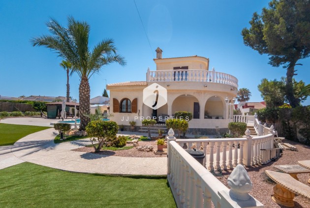 Z drugiej ręki - Villa -
Torrevieja - El chaparral