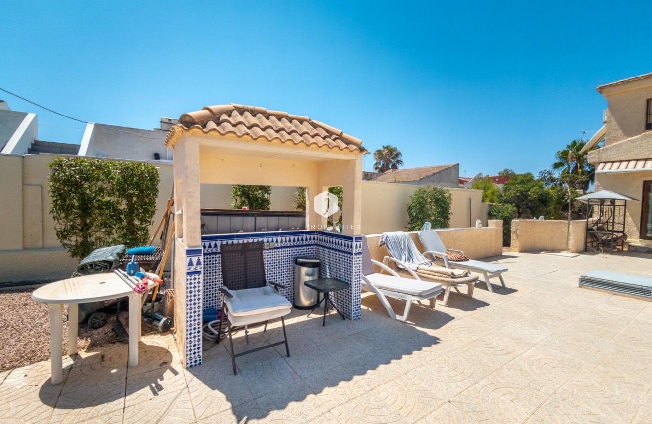 Z drugiej ręki - Villa -
Torrevieja - El chaparral