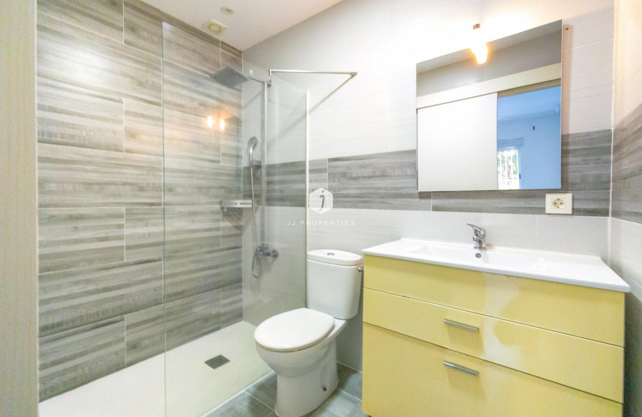 Resale - Apartment / flat -
Torrevieja