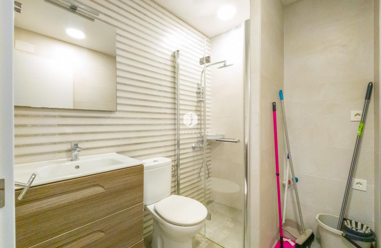 Resale - Apartment / flat -
Torrevieja