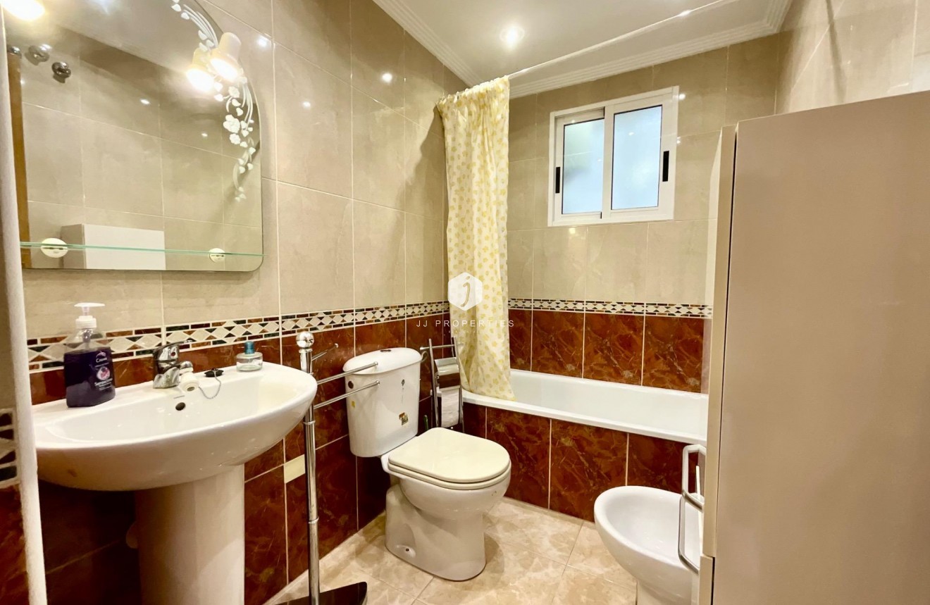 D'occasion - Appartement -
Torrevieja - PARQUE DE LAS NACIONES