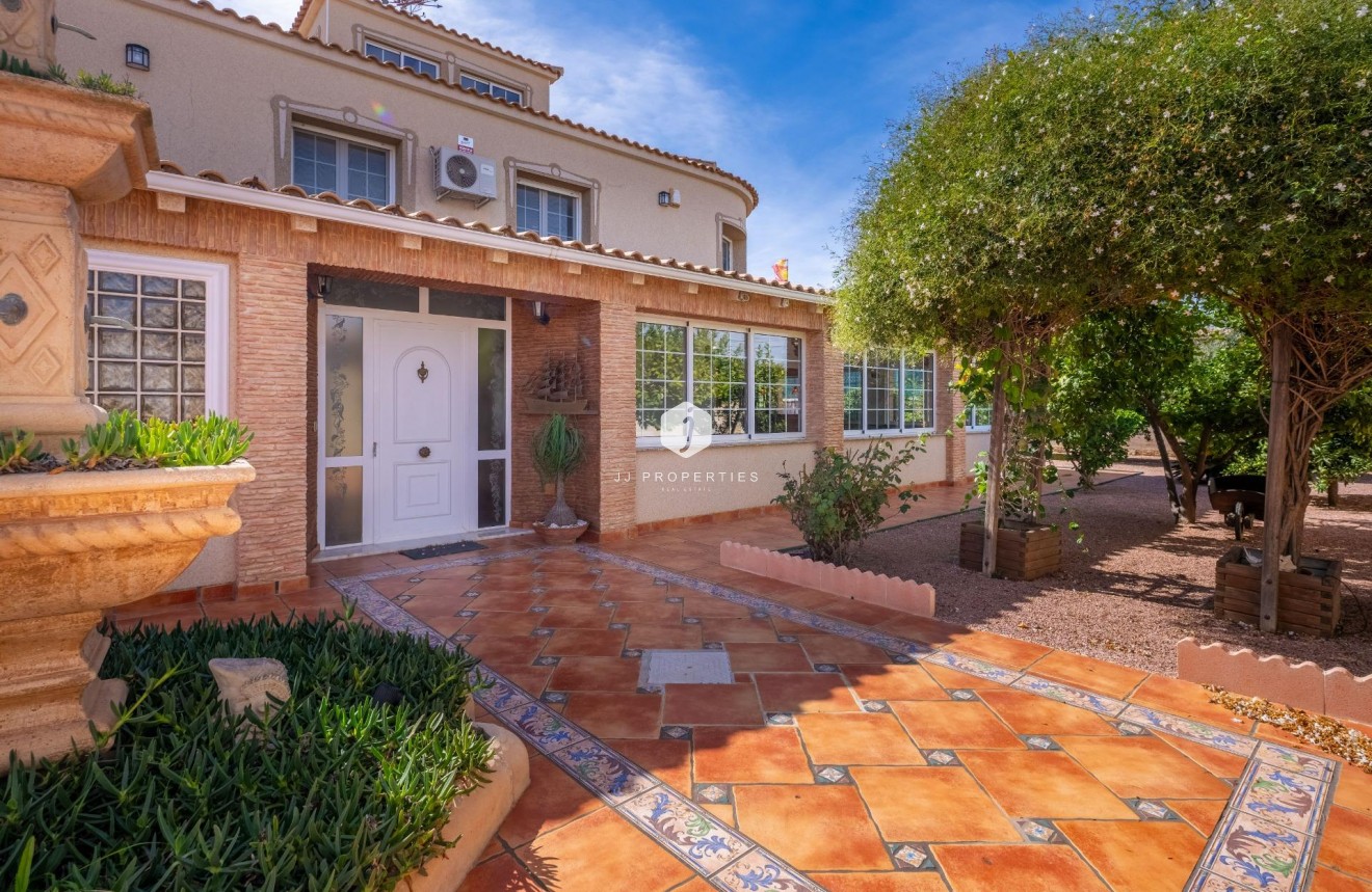 Z drugiej ręki - Villa -
Torrevieja - El chaparral