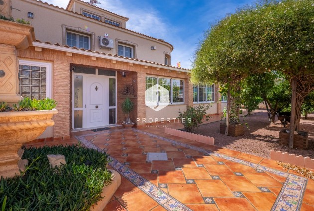 Z drugiej ręki - Villa -
Torrevieja - El chaparral