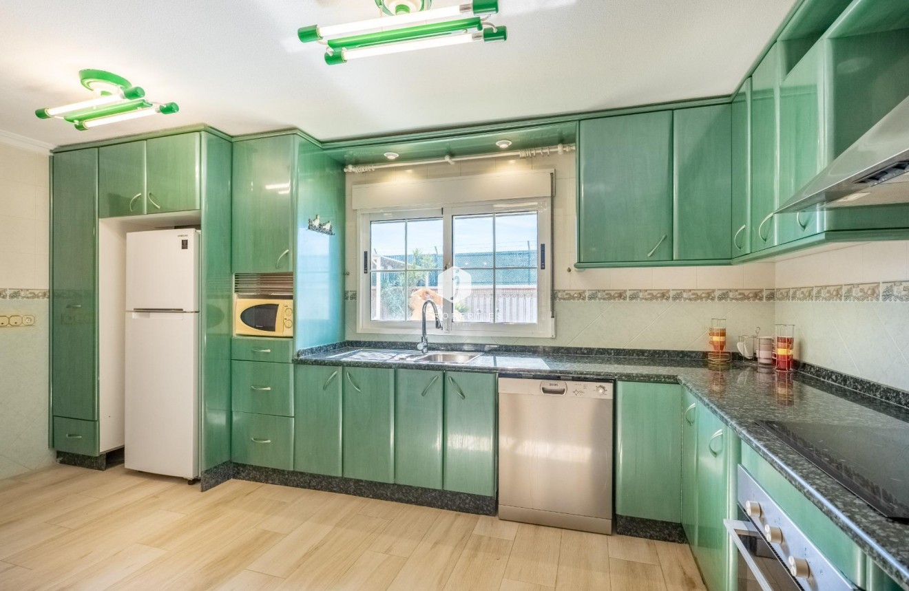 Z drugiej ręki - Villa -
Torrevieja - El chaparral