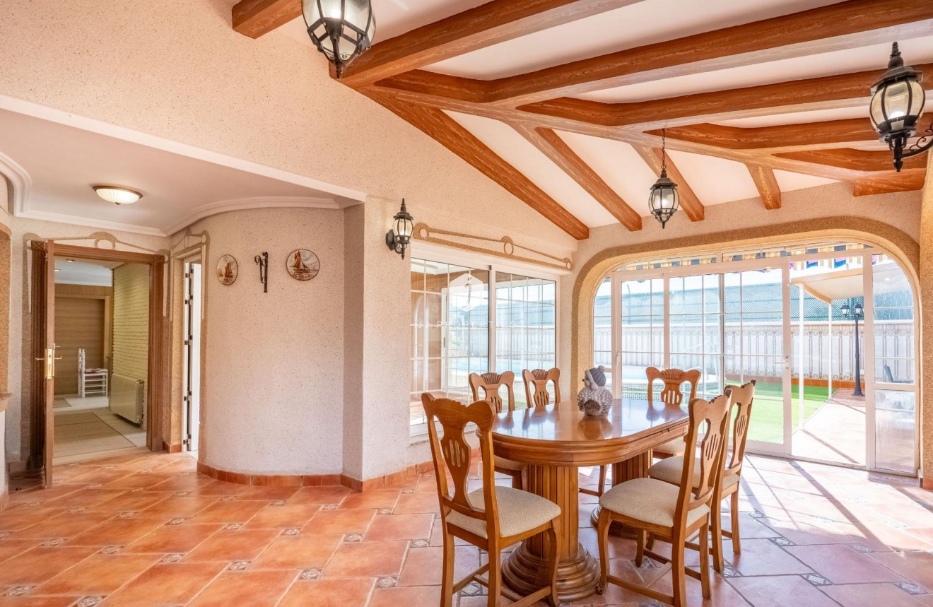 Z drugiej ręki - Villa -
Torrevieja - El chaparral