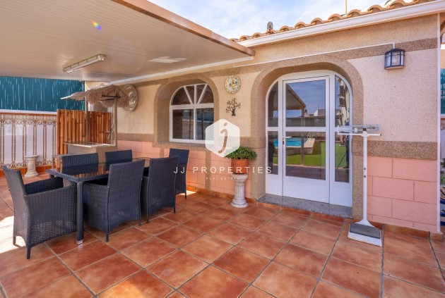 Z drugiej ręki - Villa -
Torrevieja - El chaparral