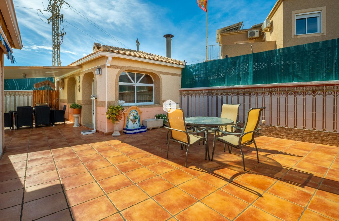 Z drugiej ręki - Villa -
Torrevieja - El chaparral