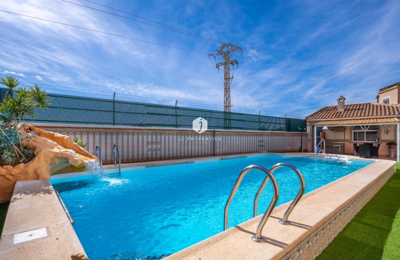 Z drugiej ręki - Villa -
Torrevieja - El chaparral