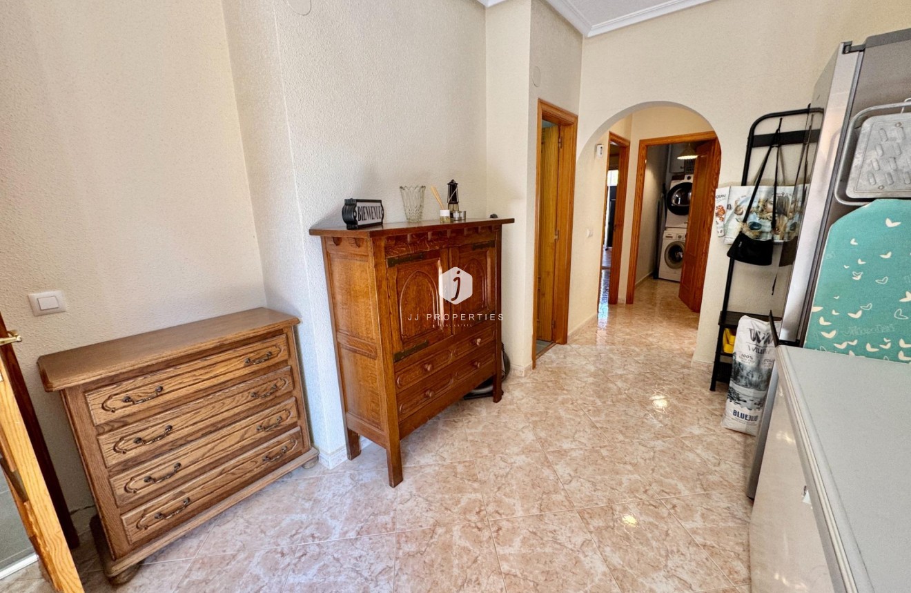 Aus zweiter Hand - Villa -
Dolores - Cmno. Escorredor