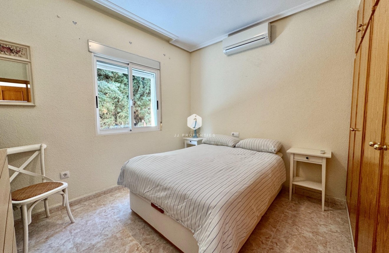 Aus zweiter Hand - Villa -
Dolores - Cmno. Escorredor