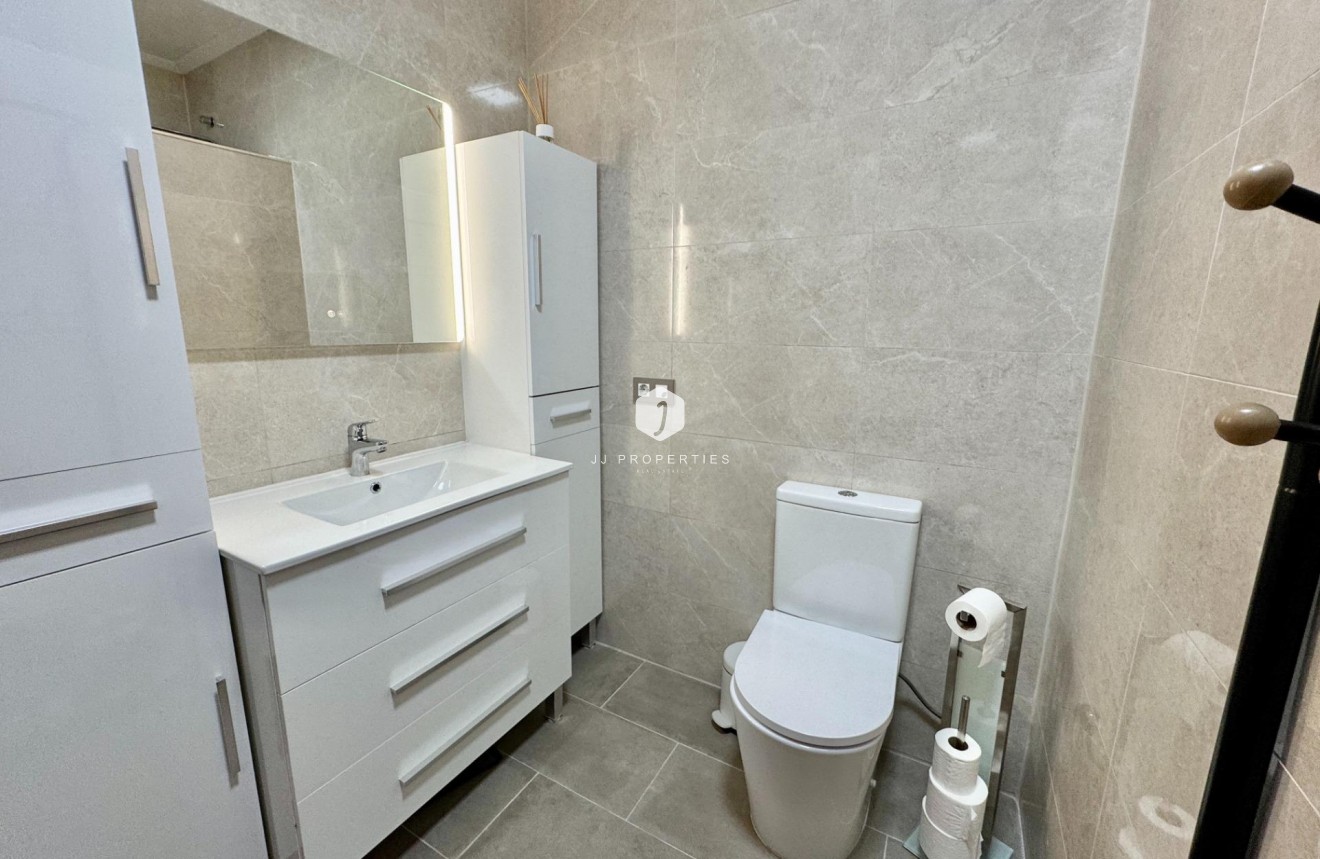 Aus zweiter Hand - Villa -
Dolores - Cmno. Escorredor