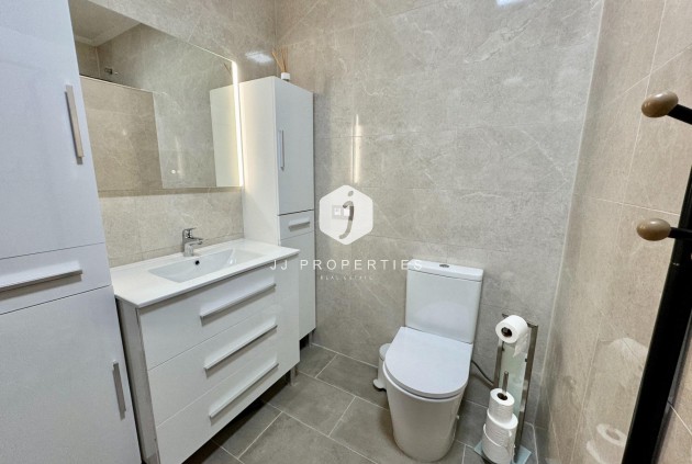 Aus zweiter Hand - Villa -
Dolores - Cmno. Escorredor