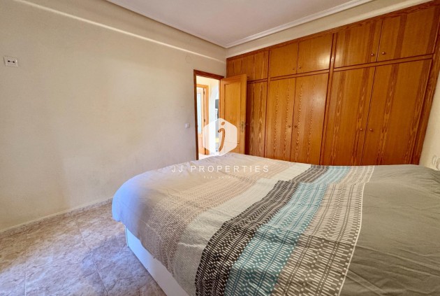 Aus zweiter Hand - Villa -
Dolores - Cmno. Escorredor