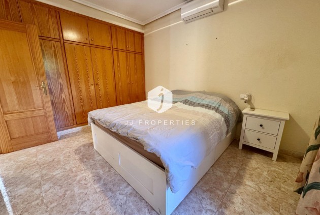 Aus zweiter Hand - Villa -
Dolores - Cmno. Escorredor