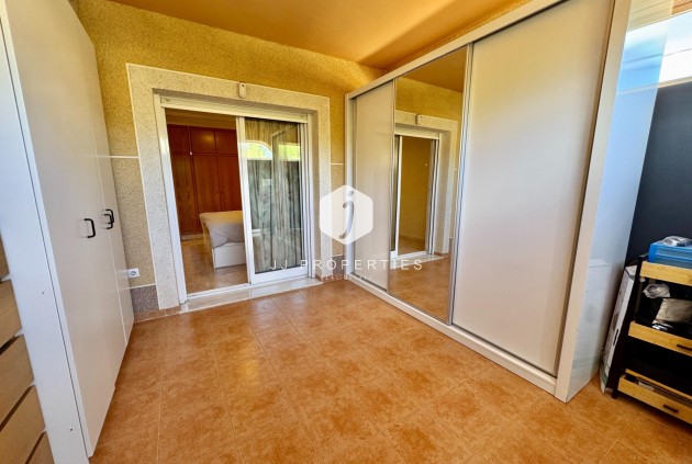 Aus zweiter Hand - Villa -
Dolores - Cmno. Escorredor