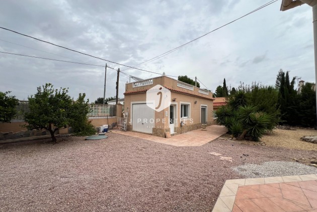 Aus zweiter Hand - Villa -
Dolores - Cmno. Escorredor