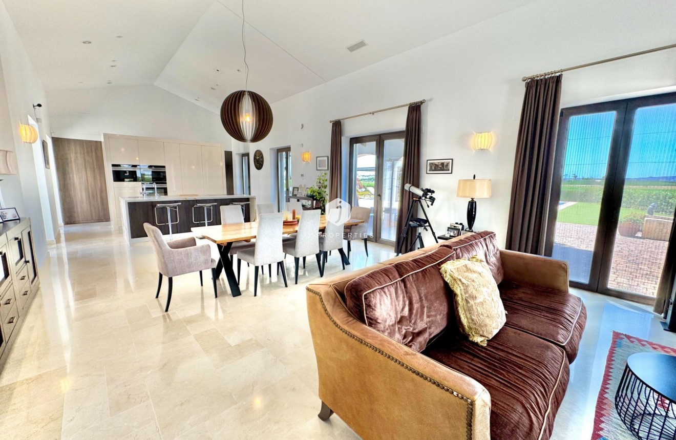 Z drugiej ręki - Villa -
Dolores - Comunidad Valenciana